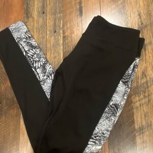 Lularoe Jordan womens workout pants leggings size medium